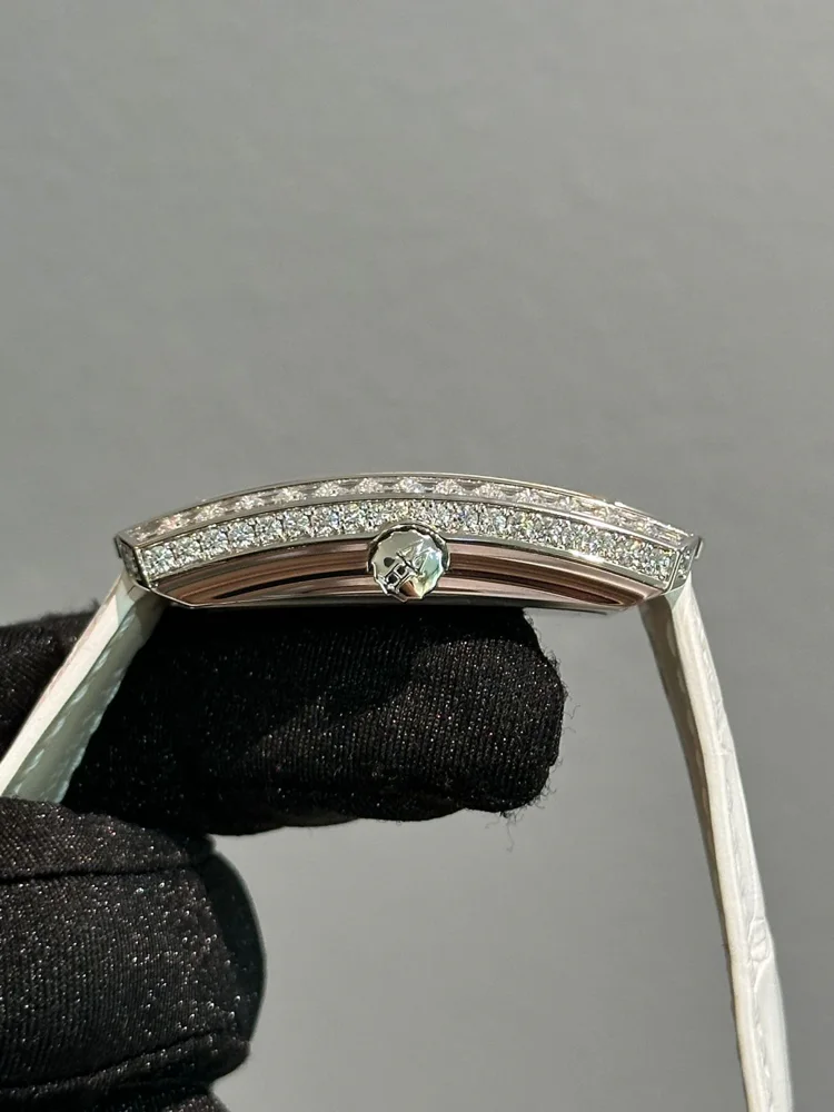 Harry Winston Avenue 331/UQW